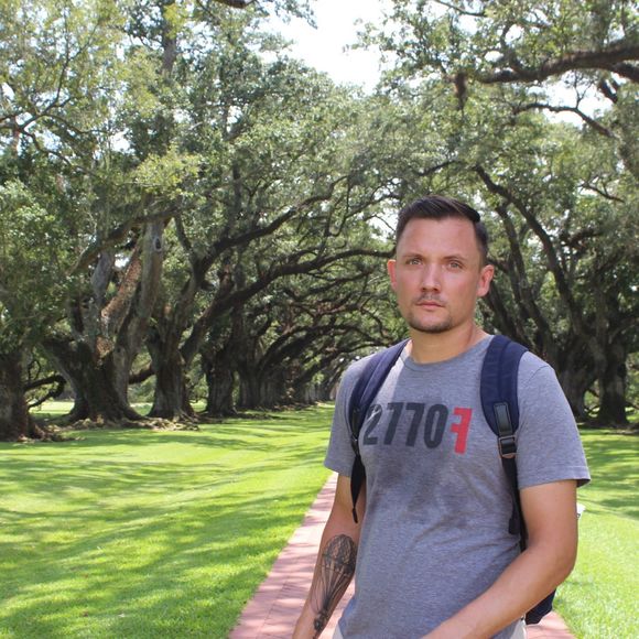 Profile Picture of Caleb Terry (@cwterry25) on Poshmark