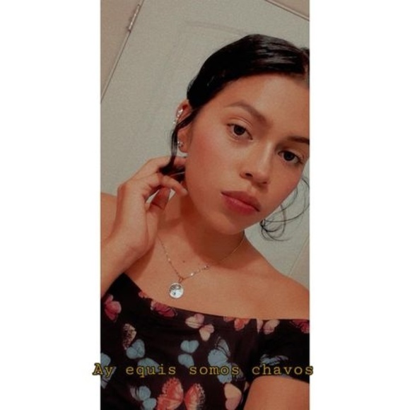 Profile Picture of Juliana Huezo (@julianahuezo) on Poshmark