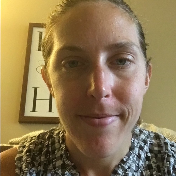 Profile Picture of Melissa Vasta (@mjvasta) on Poshmark