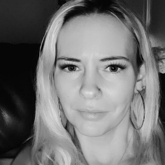 Profile Picture of Treva Wright (@trevasw) on Poshmark