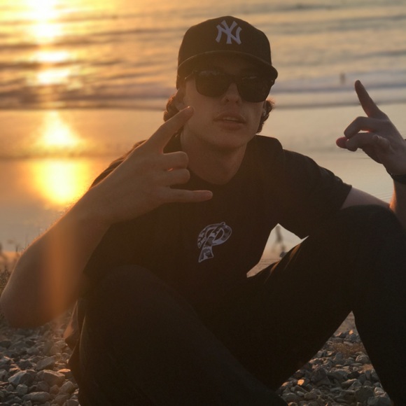 Profile Picture of Michael Galvan (@mike_1427) on Poshmark