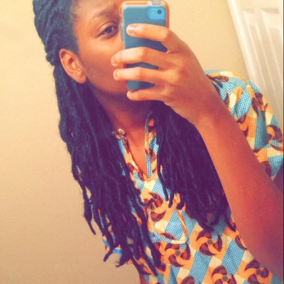 Profile Picture of Whitney Ozoani (@vvhitnayyy) on Poshmark