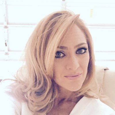 Profile Picture of Laura Chisholm (@lauracc77) on Twitter