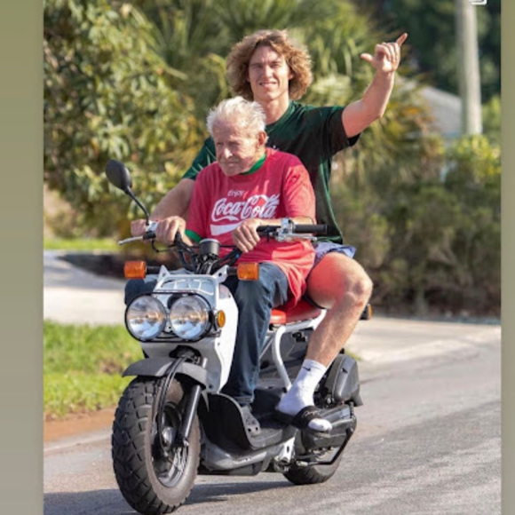 Profile Picture of Robert Humphrey (@rmhumphrey2423) on Poshmark