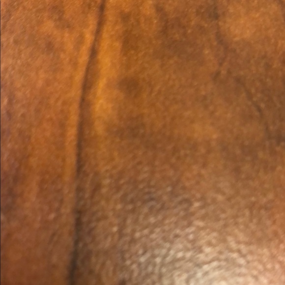 Profile Picture of Hugo Erives (@herives) on Poshmark