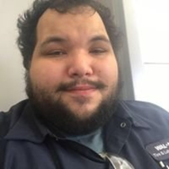 Profile Picture of Ashton Rowin (@a_rowin) on Poshmark