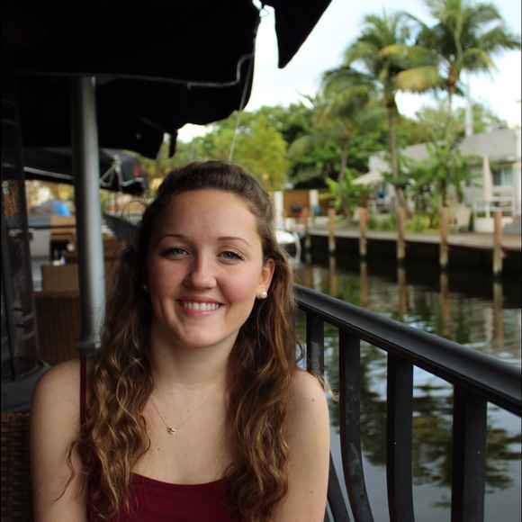 Profile Picture of Riley Delude (@rileydelude) on Poshmark