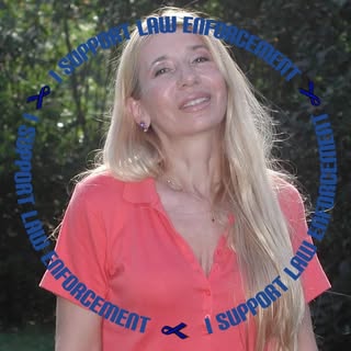 Profile Picture of Elizabeth Hawkes (@elizabethhawkesusa) on Instagram