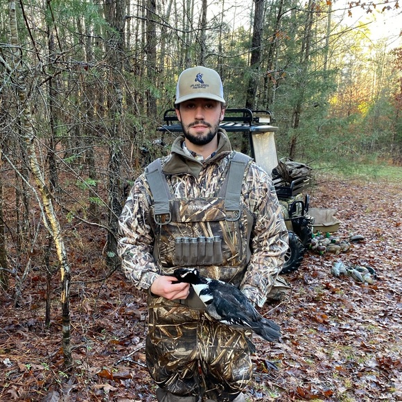 Profile Picture of Jacob Messer (@jacob_messer) on Poshmark