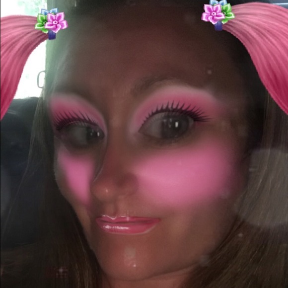 Profile Picture of Amber Grecoe (@patsgirl18) on Poshmark