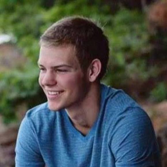 Profile Picture of Ben Grant (@bgrant22) on Poshmark