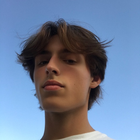 Profile Picture of Lucas Greenwaldt (@lucasgreenwaldt) on Poshmark