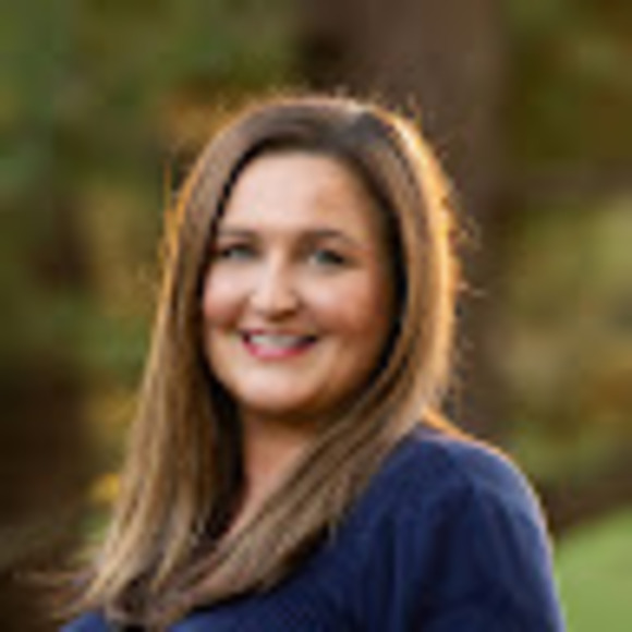 Profile Picture of Alisson Kreitzer (@alissonkreitzer) on Poshmark