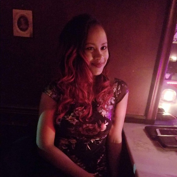 Profile Picture of Candacy Parris (@candacy94) on Poshmark