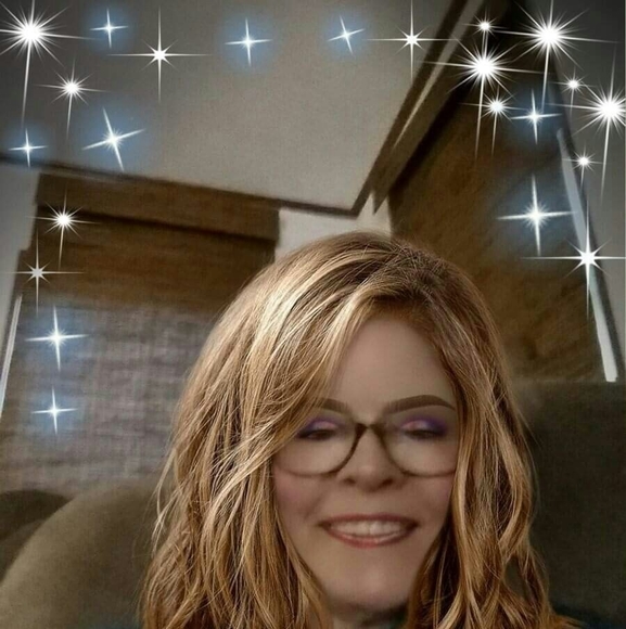 Profile Picture of Trudy Laremore (@trudylaremore) on Poshmark
