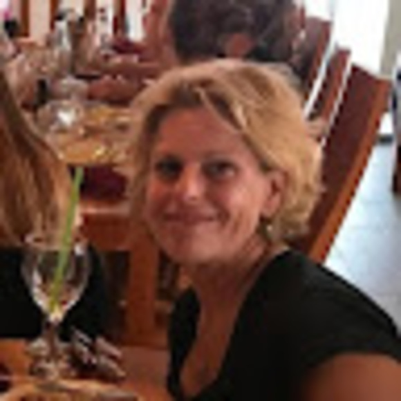 Profile Picture of Dawn Forrest (@ddforrest20) on Poshmark
