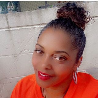 Profile Picture of Linda Simmons (@sexy_lin) on Instagram