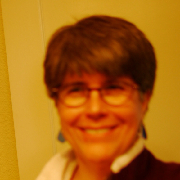 Profile Picture of Lynn Davies (@lyndavees) on Poshmark