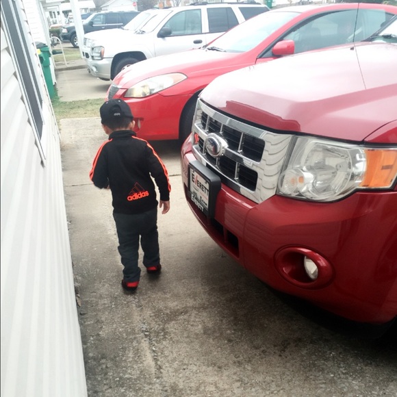 Profile Picture of Readney Horiuchi (@readneyhoriuchi) on Poshmark