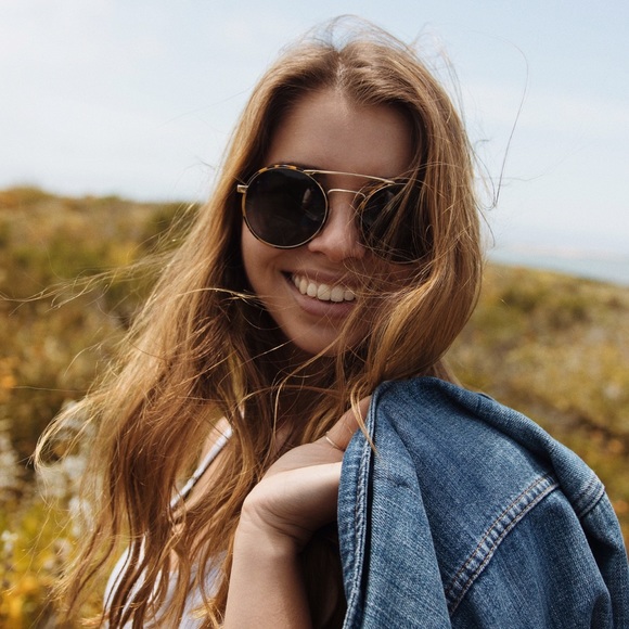 Profile Picture of Amanda Guard (@amandaguard) on Poshmark