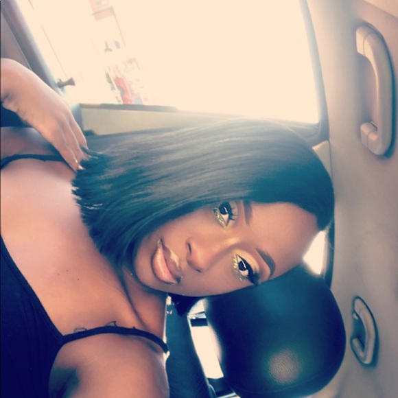 Profile Picture of Tori Nelson (@riithecreator) on Poshmark