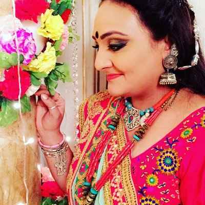 Profile Picture of Urvashi Upadhyay (@urvashi185) on Twitter