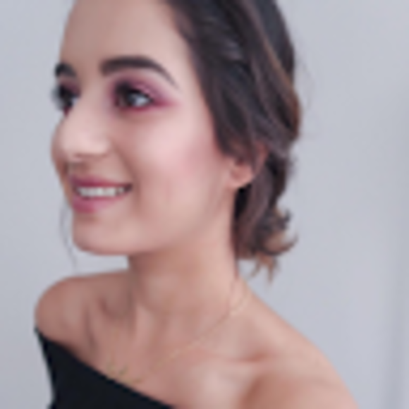 Profile Picture of Sara Hammoudeh (@shammoudeh) on Poshmark