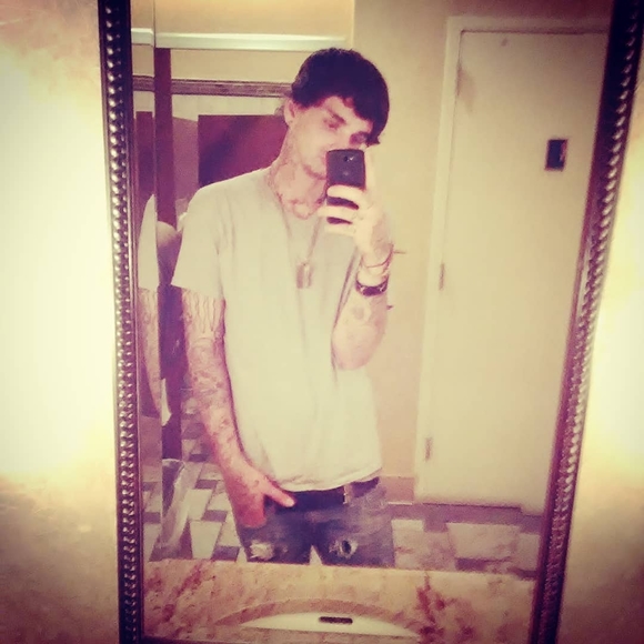 Profile Picture of William Colton (@youngsavage3373) on Poshmark