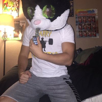 Profile Picture of Robert Tauscher (@papa_rob1738) on Twitter
