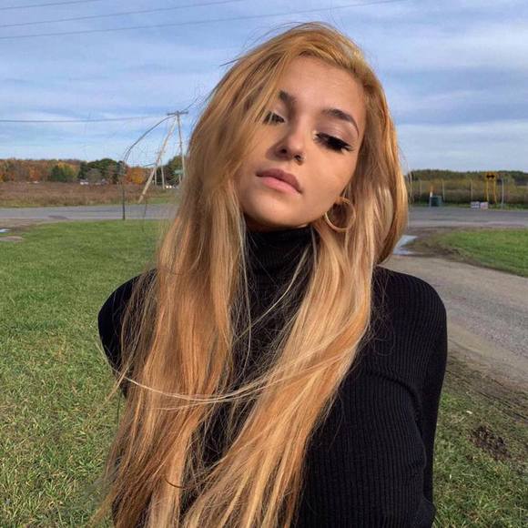 Profile Picture of Kelli Gentile (@kelligentile) on Poshmark