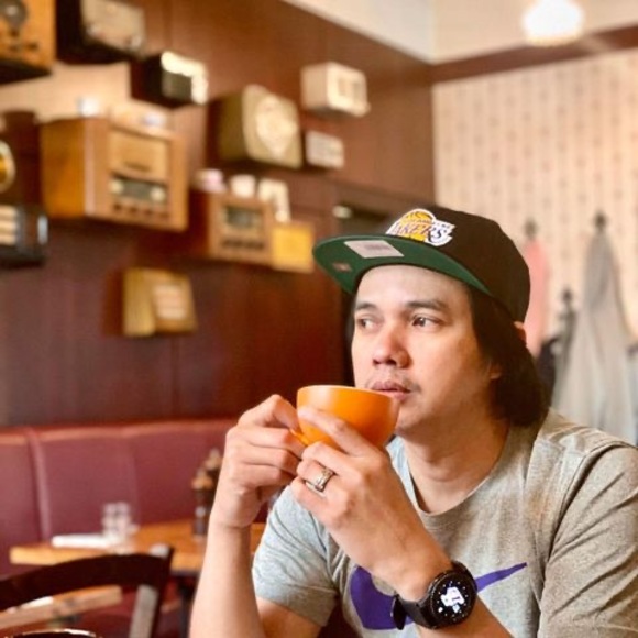 Profile Picture of Domar Boado (@domargboado) on Poshmark