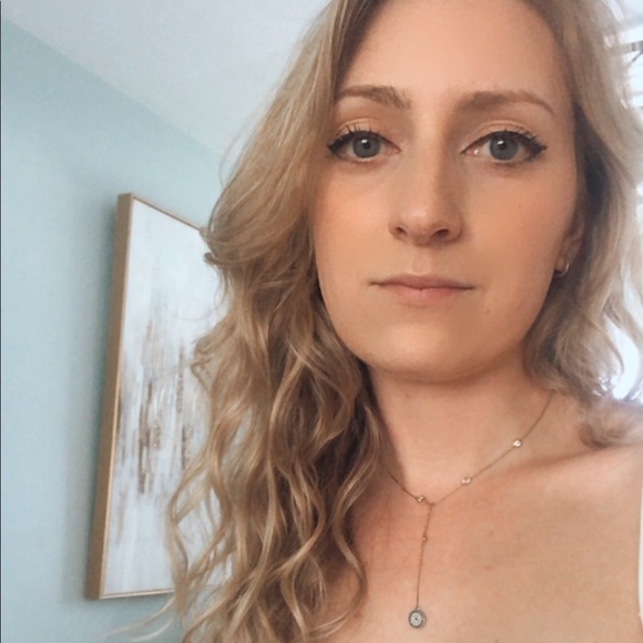 Profile Picture of Rebecca Lima (@rebeccalima501) on Poshmark