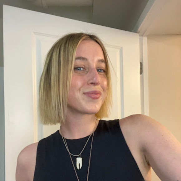 Profile Picture of Breanne Siwicki (@breanneesiwicki) on Poshmark