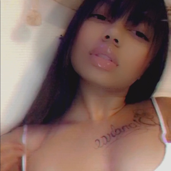 Profile Picture of Tatiana Petelo (@tatianavuitton) on Poshmark