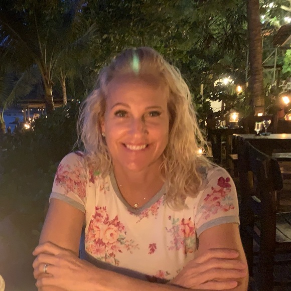 Profile Picture of Tanya Permann (@tcpermann) on Poshmark