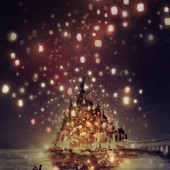 Profile Picture of Milu Burbano (@miluburbanom) on Poshmark