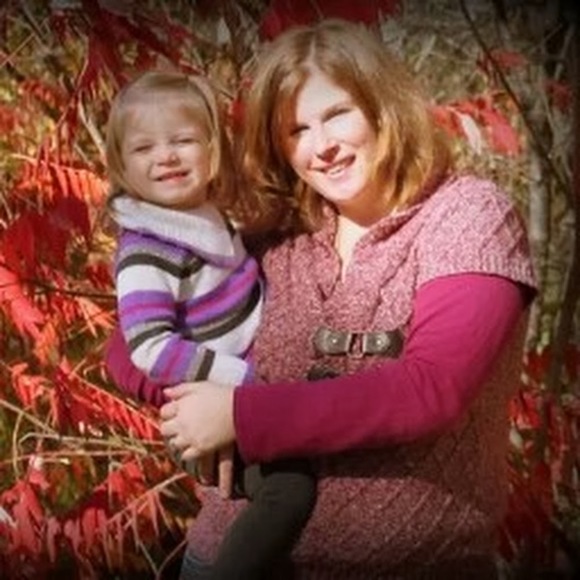 Profile Picture of Jillian Larson (@cjlarson72) on Poshmark