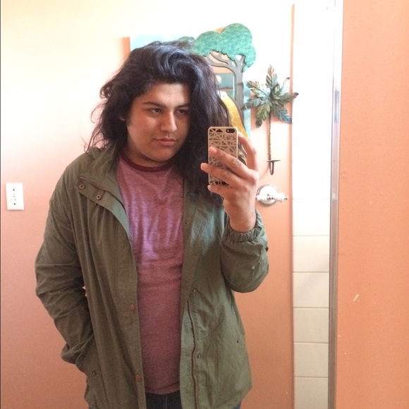 Profile Picture of Alejandro Rodriguez (@aleexooo) on Poshmark