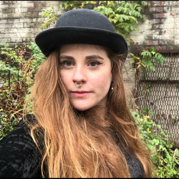 Profile Picture of Ivy Ross (@aviva66) on Poshmark