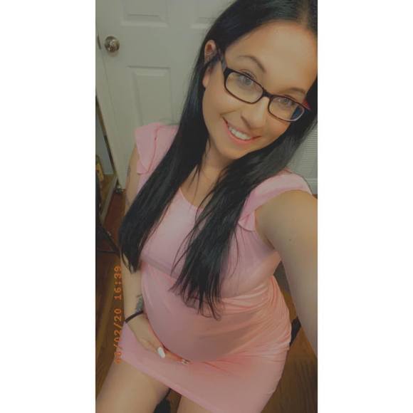 Profile Picture of Melissa Ashley (@mredden88) on Poshmark