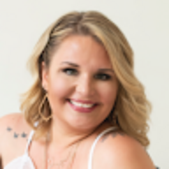 Profile Picture of Jamie Strohman (@jtstrohman) on Poshmark