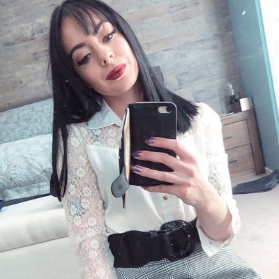 Profile Picture of ⑂ Zoe Howatt :) (@TheMuseZo) on Twitter