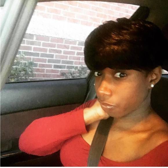 Profile Picture of Tina Townsend (@pretty2temp) on Poshmark