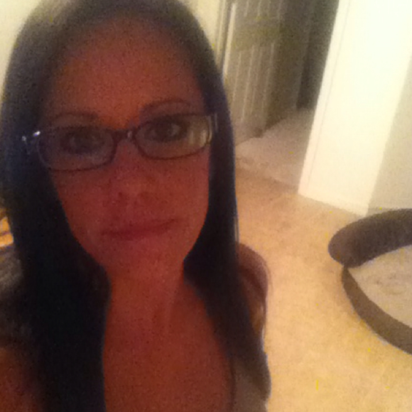 Profile Picture of Jessica Chiochanyont (@jjchiochanyont) on Poshmark