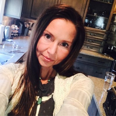 Profile Picture of Julie Huey (@hueygirlmom) on Twitter