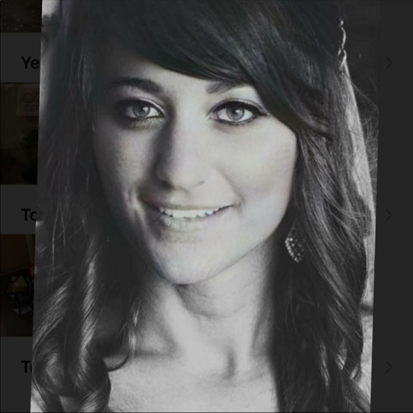 Profile Picture of Julia Edgerly (@juliaedgerly) on Poshmark