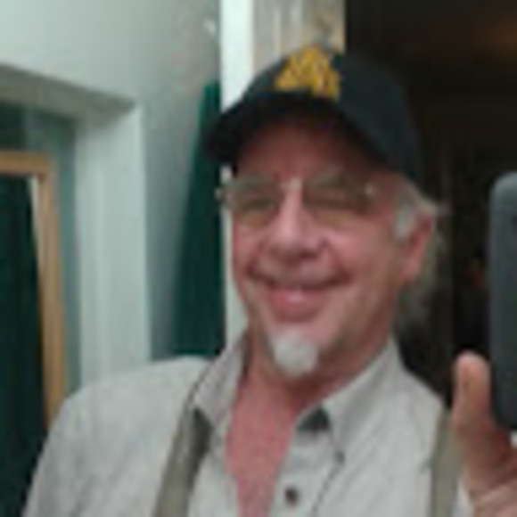 Profile Picture of Chuck Edwards (@chucked02) on Poshmark