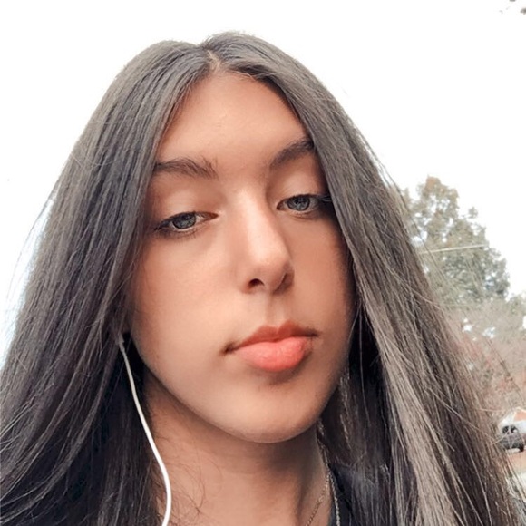 Profile Picture of Kaitlyn Maddle (@kmaddle8) on Poshmark