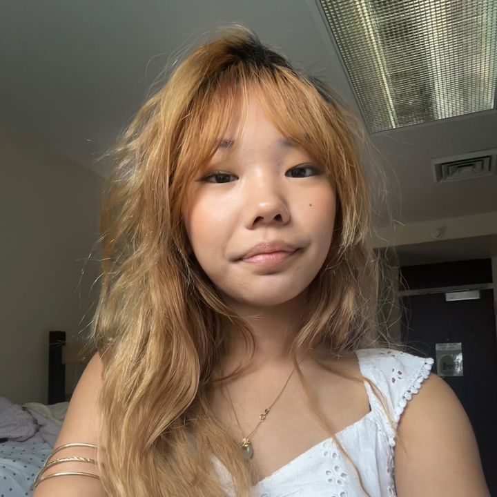 Profile Picture of sabrina (@sabrinasbooknook) on Tiktok
