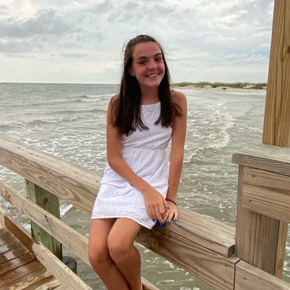 Profile Picture of Olivia Swedberg (@oliviaswedberg2) on Poshmark